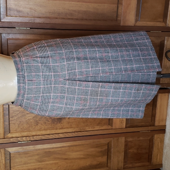 Country Suburbans Dresses & Skirts - Country Suburban Vintage Wool Plaid Skirt Sz 8